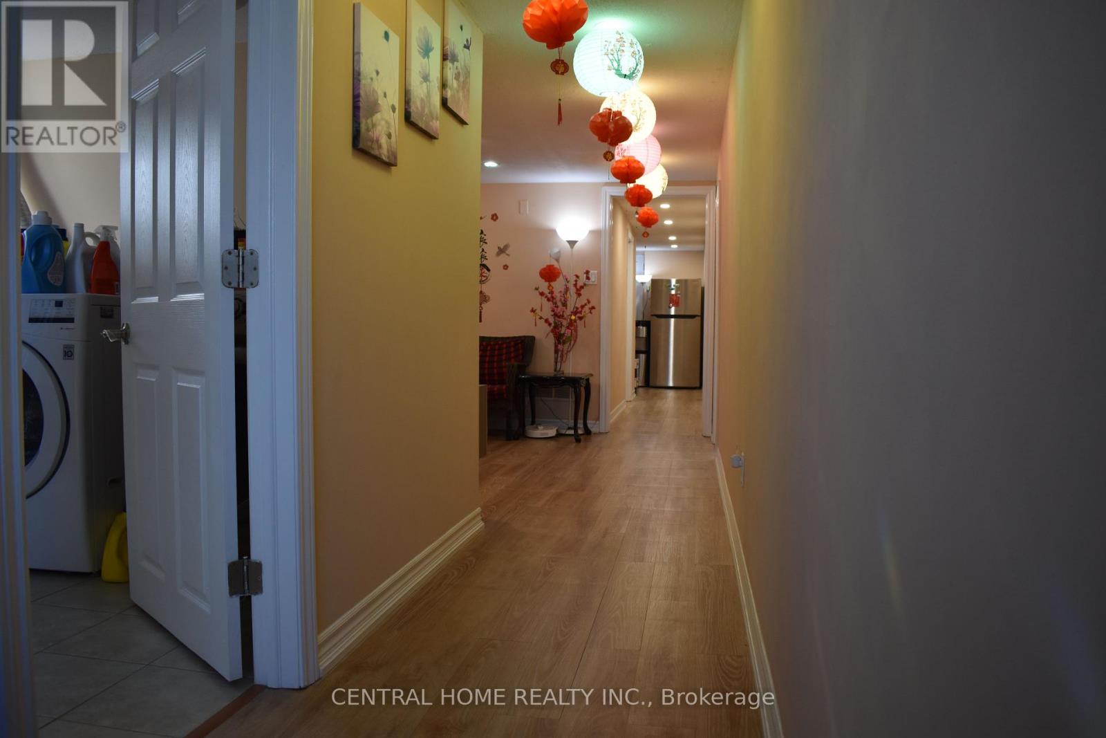 59 Blaney Crescent, Toronto, Ontario  M3N 1L3 - Photo 15 - W12433356