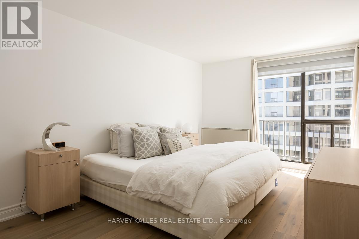 2804 - 33 Harbour Square, Toronto, Ontario  M5J 2G2 - Photo 13 - C12433407