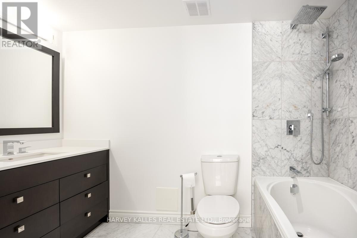 2804 - 33 Harbour Square, Toronto, Ontario  M5J 2G2 - Photo 15 - C12433407