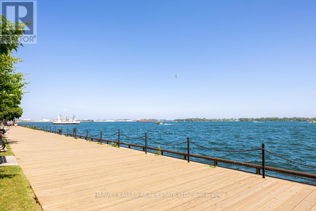 2804 - 33 Harbour Square, Toronto, Ontario  M5J 2G2 - Photo 30 - C12433407