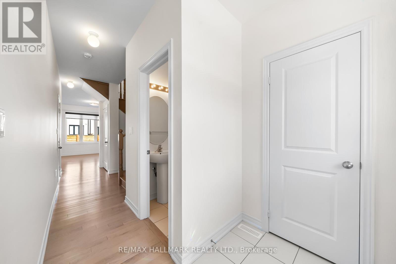 581 Barons Street, Vaughan, Ontario  L4H 5C3 - Photo 13 - N12433401
