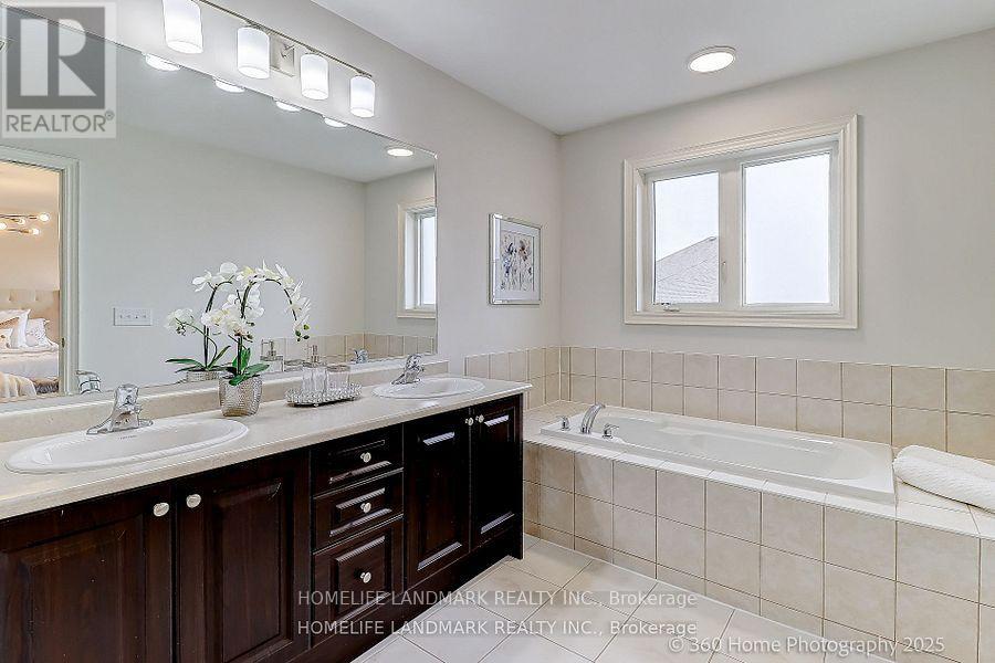 16 Beechborough Crescent, East Gwillimbury, Ontario  L9N 0P2 - Photo 28 - N12433410