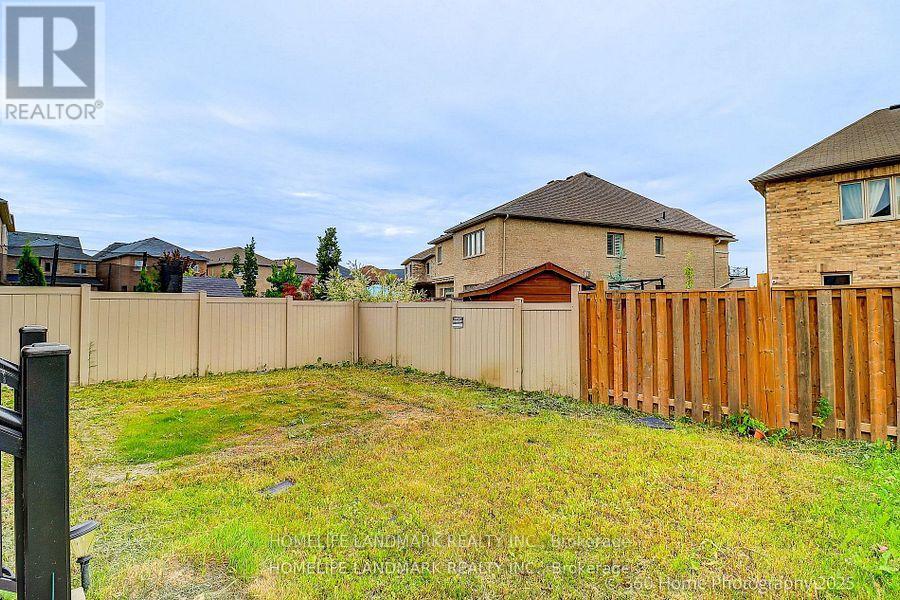 16 Beechborough Crescent, East Gwillimbury, Ontario  L9N 0P2 - Photo 36 - N12433410