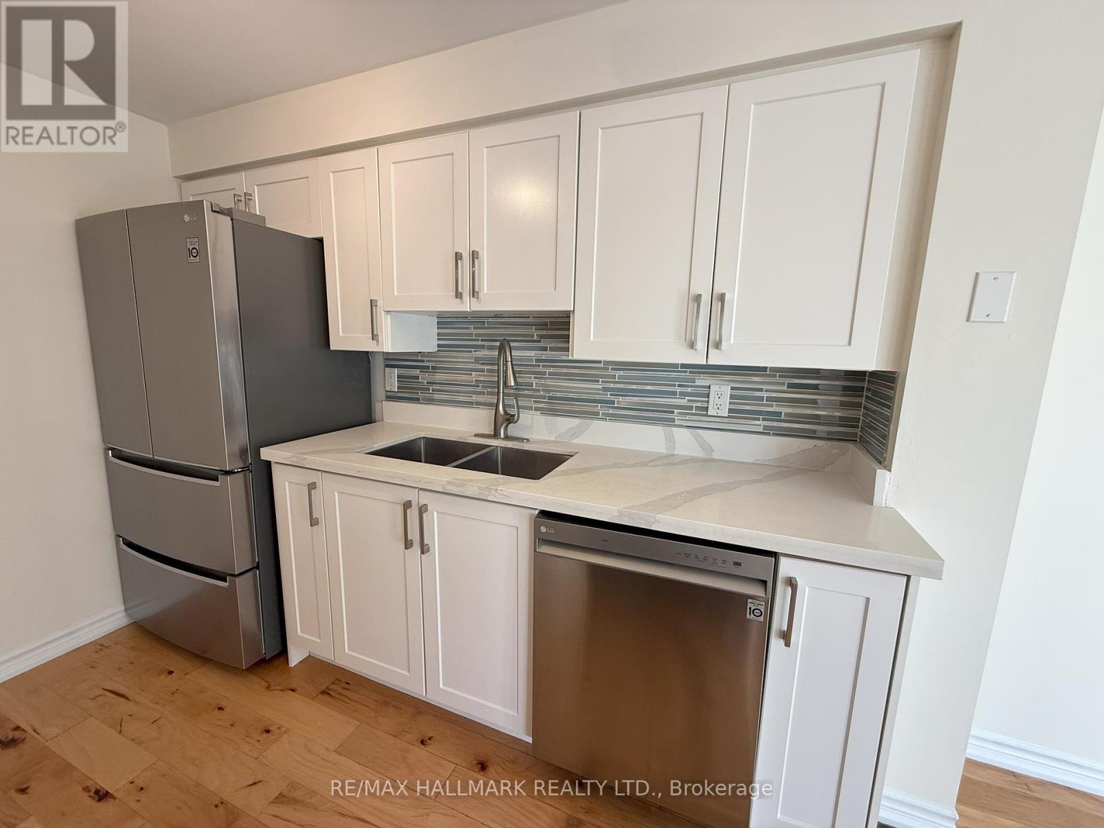 269 Dunsmore Lane, Barrie (Georgian Drive), Ontario  L4M 7A7 - Photo 2 - S12433385