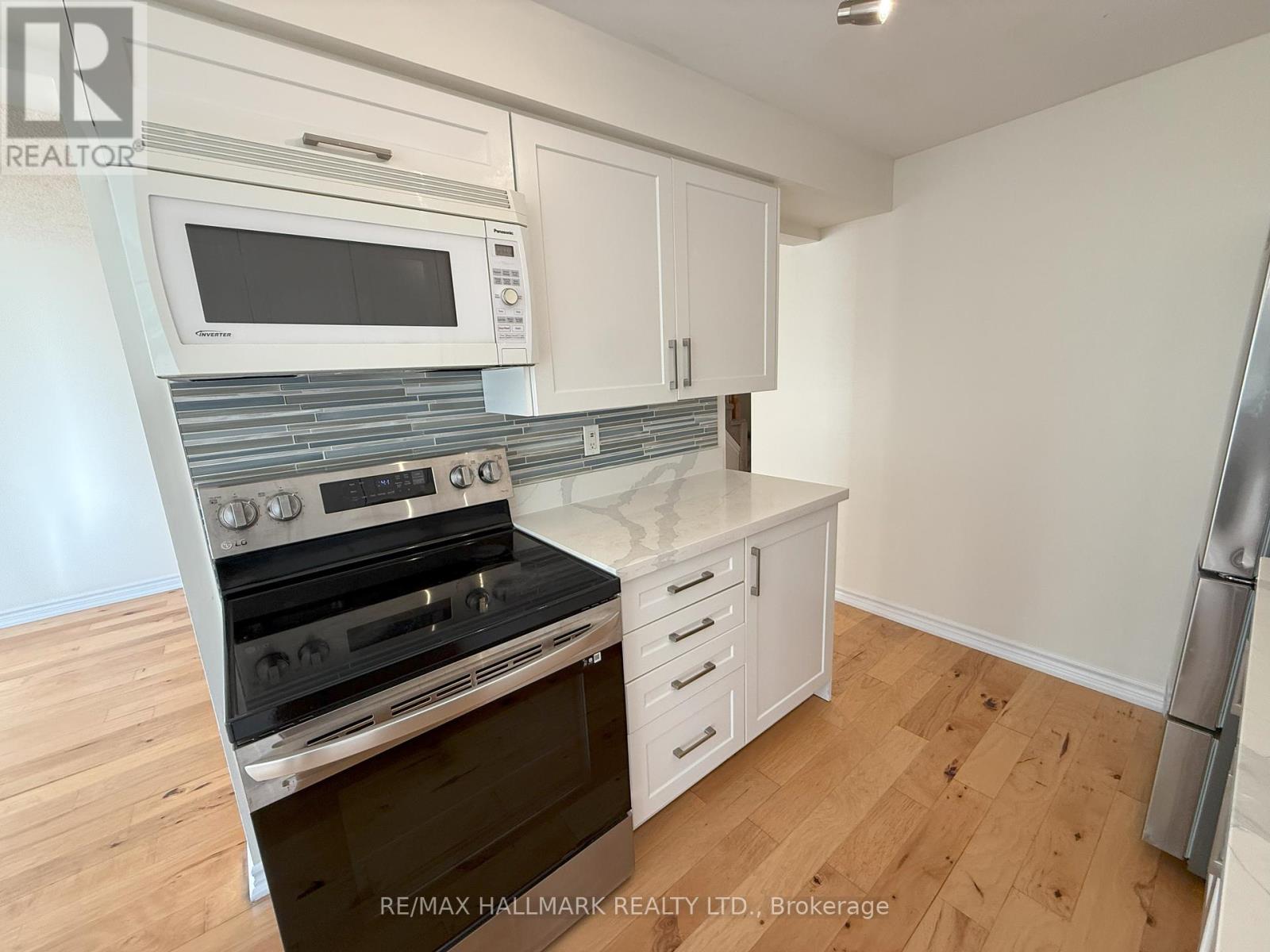 269 Dunsmore Lane, Barrie (Georgian Drive), Ontario  L4M 7A7 - Photo 4 - S12433385