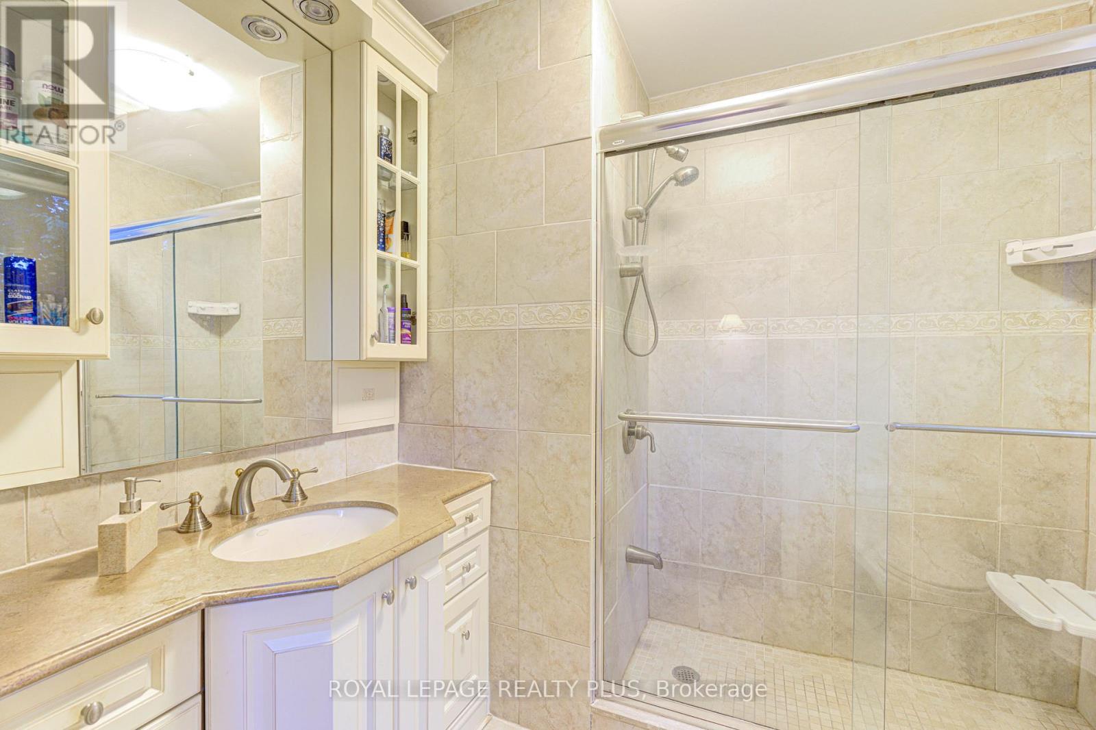 1760 Featherston Court, Mississauga, Ontario  L5L 3E3 - Photo 27 - W12433382