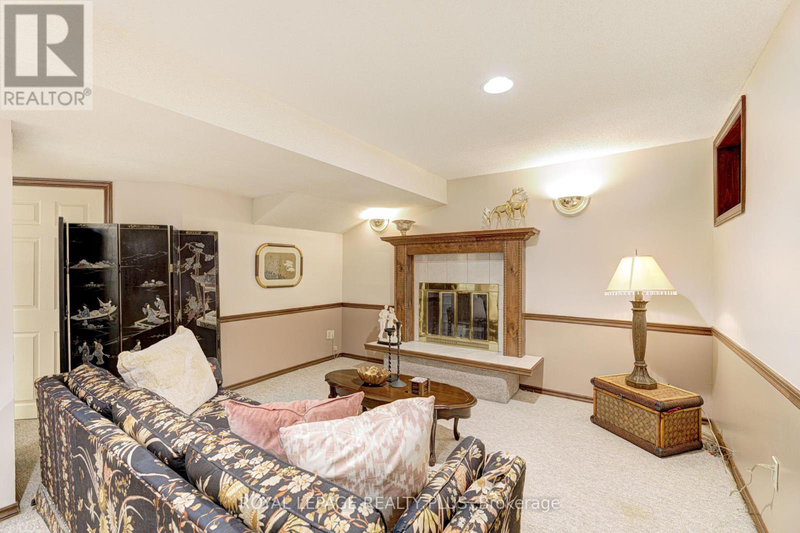 1760 Featherston Court, Mississauga, Ontario  L5L 3E3 - Photo 39 - W12433382