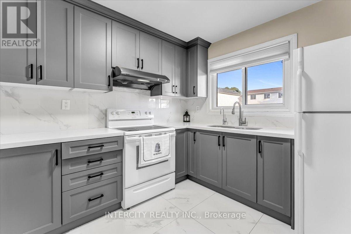 6 Hedley Court, Brampton, Ontario  L6S 2B6 - Photo 13 - W12433412