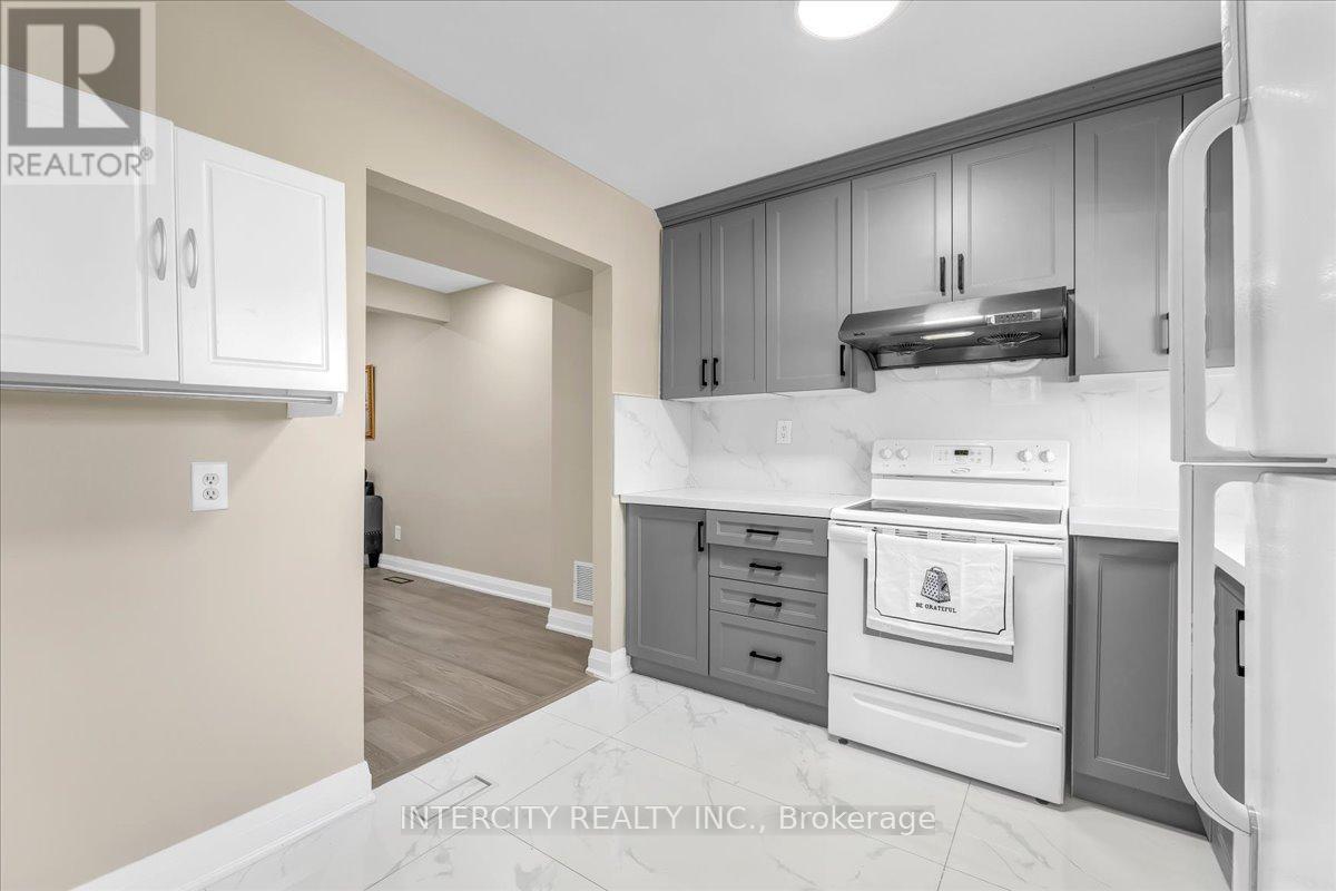 6 Hedley Court, Brampton, Ontario  L6S 2B6 - Photo 15 - W12433412