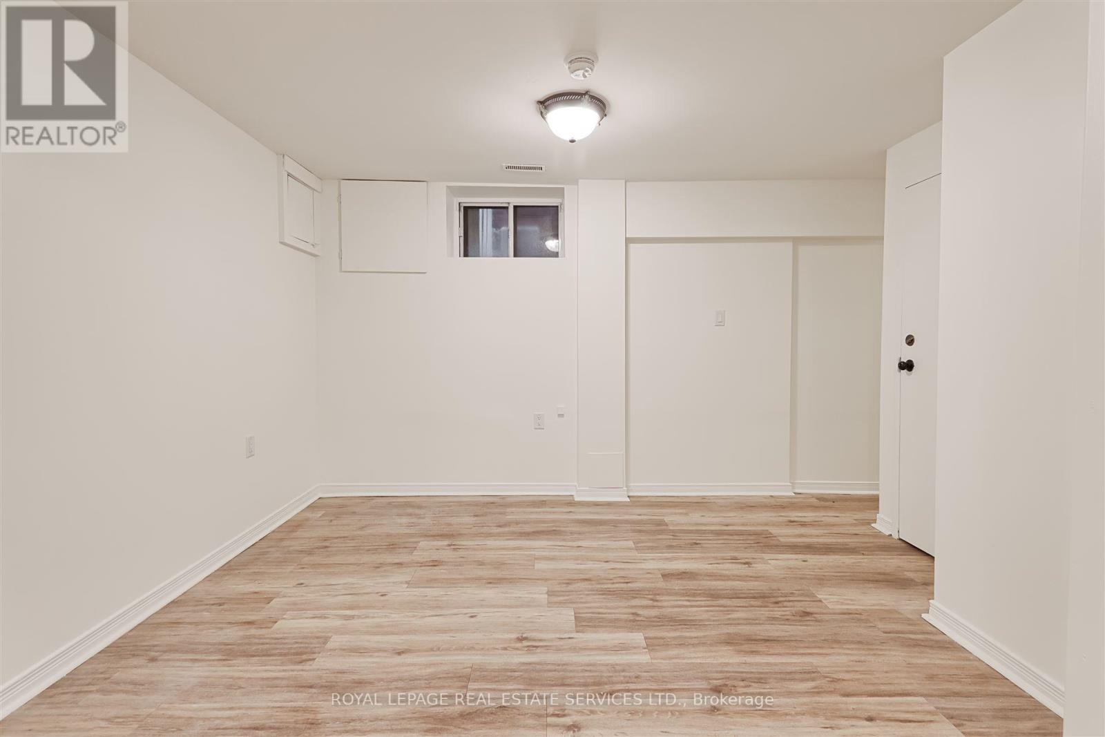93 Medland Crescent, Toronto, Ontario  M6P 2N3 - Photo 30 - W12433415