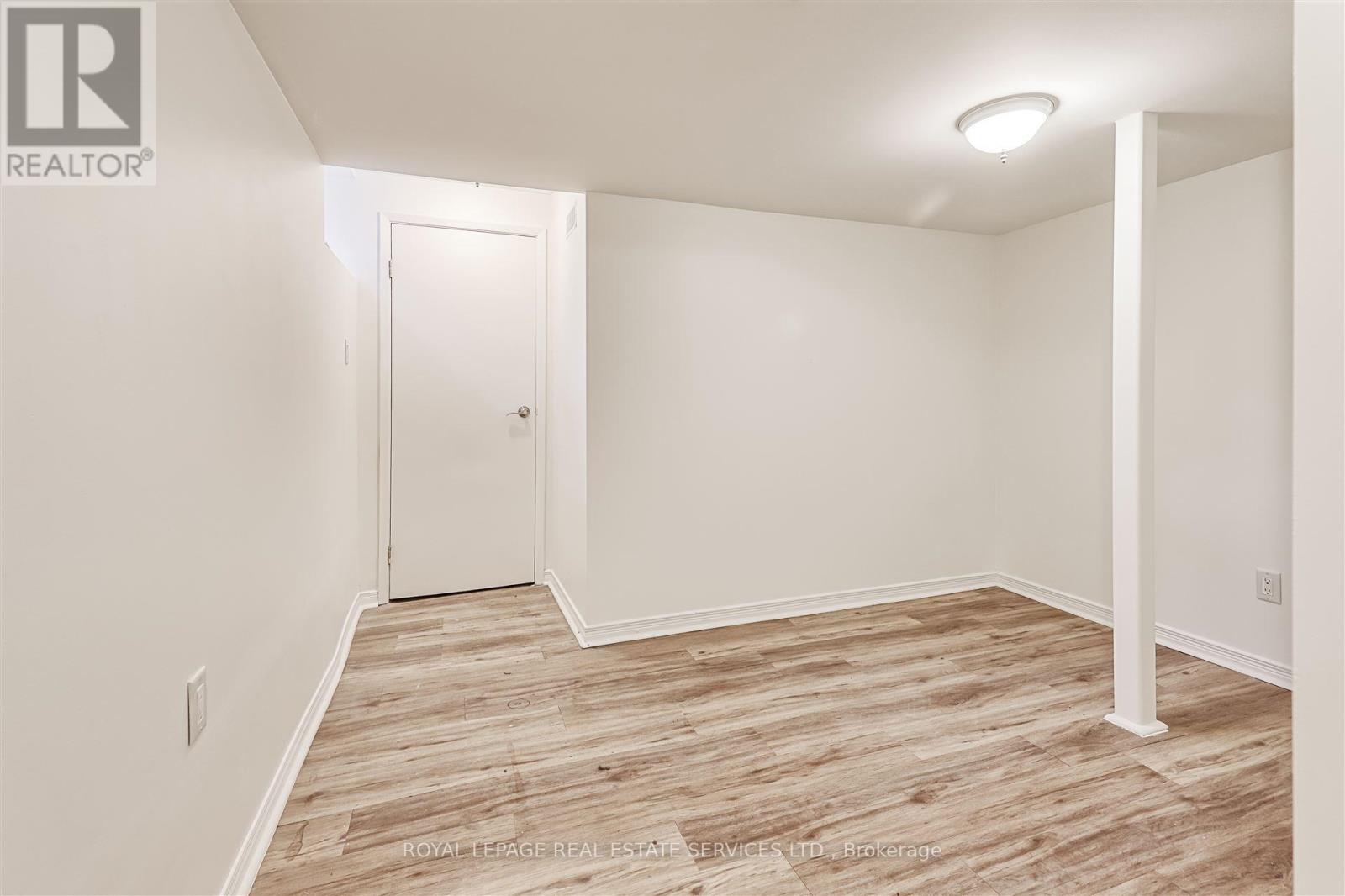 93 Medland Crescent, Toronto, Ontario  M6P 2N3 - Photo 32 - W12433415
