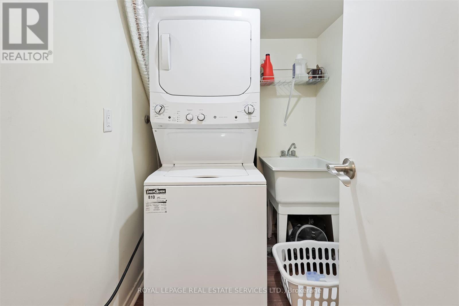 93 Medland Crescent, Toronto, Ontario  M6P 2N3 - Photo 36 - W12433415