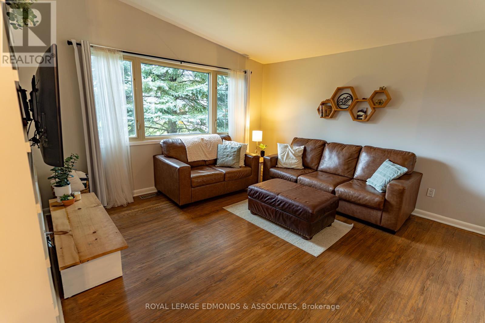 540 Melton Street, Pembroke, Ontario  K8A 2R9 - Photo 10 - X12433436