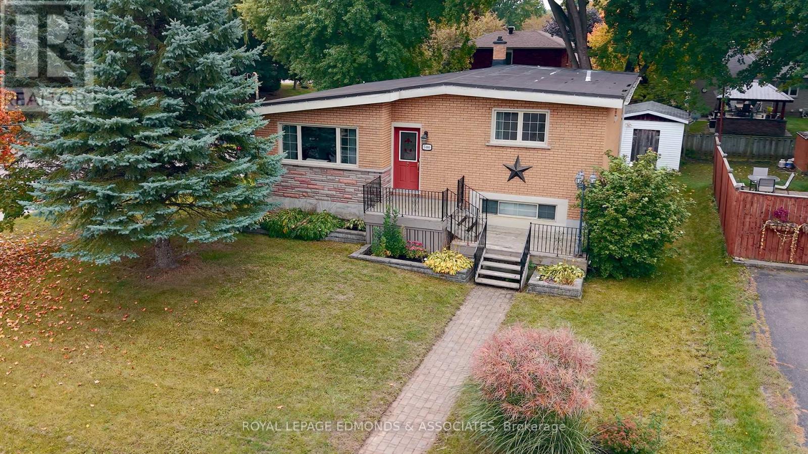 540 Melton Street, Pembroke, Ontario  K8A 2R9 - Photo 2 - X12433436