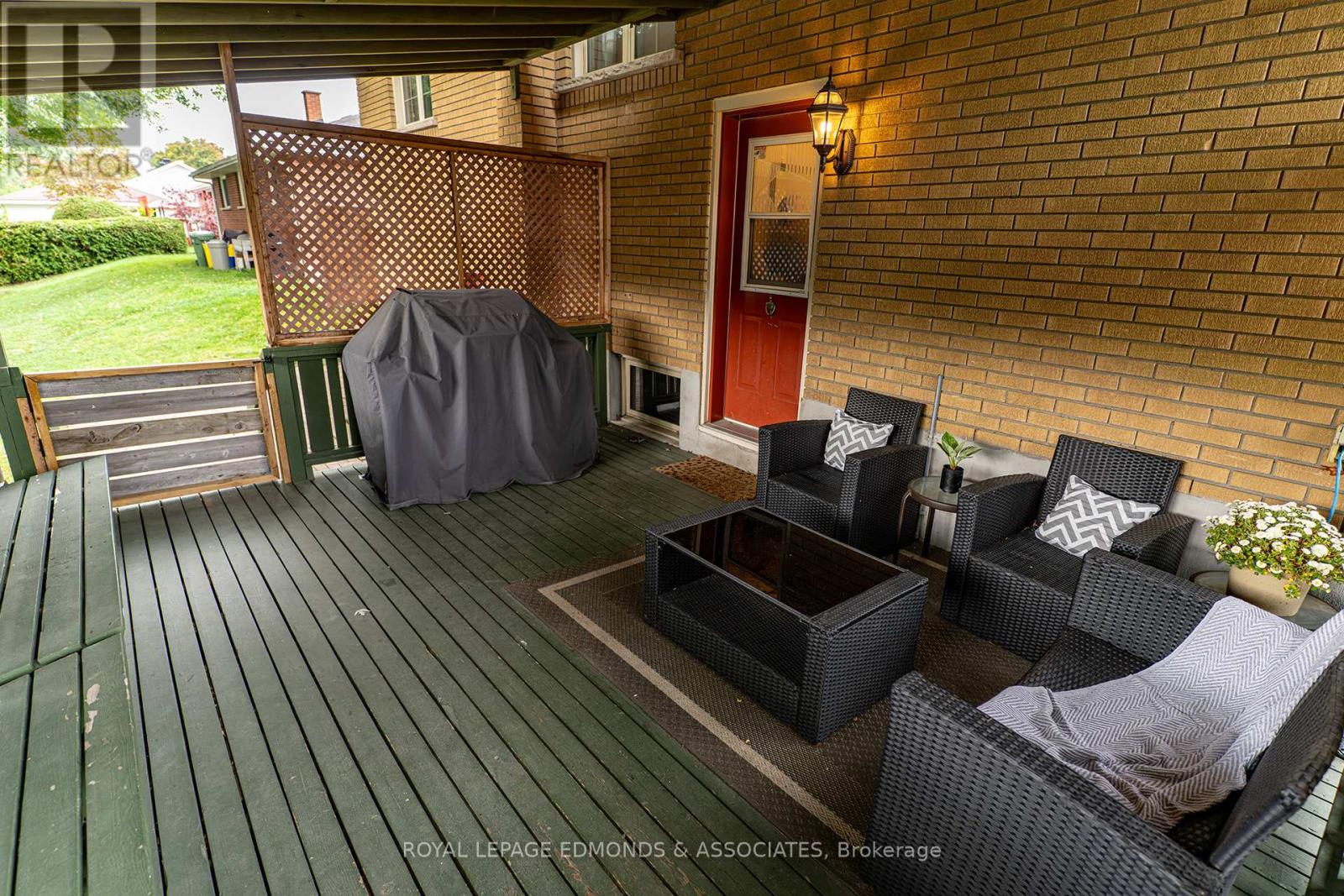 540 Melton Street, Pembroke, Ontario  K8A 2R9 - Photo 5 - X12433436