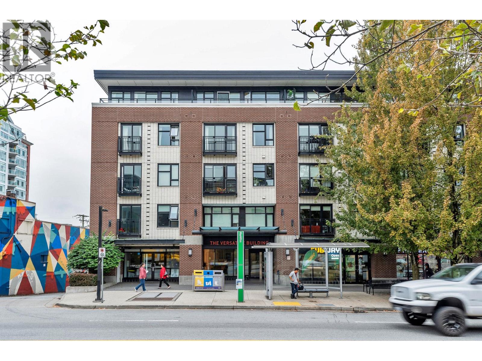 212 111 E 3RD STREET, North Vancouver, British Columbia