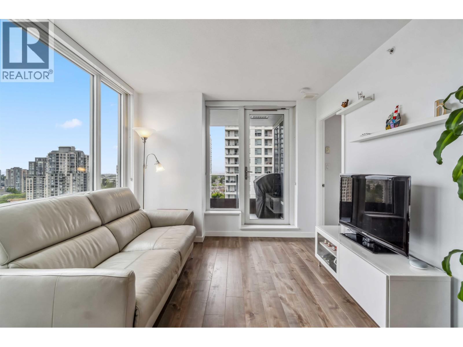 1902 5665 Boundary Road, Vancouver, British Columbia  V5R 0E4 - Photo 5 - R3053505
