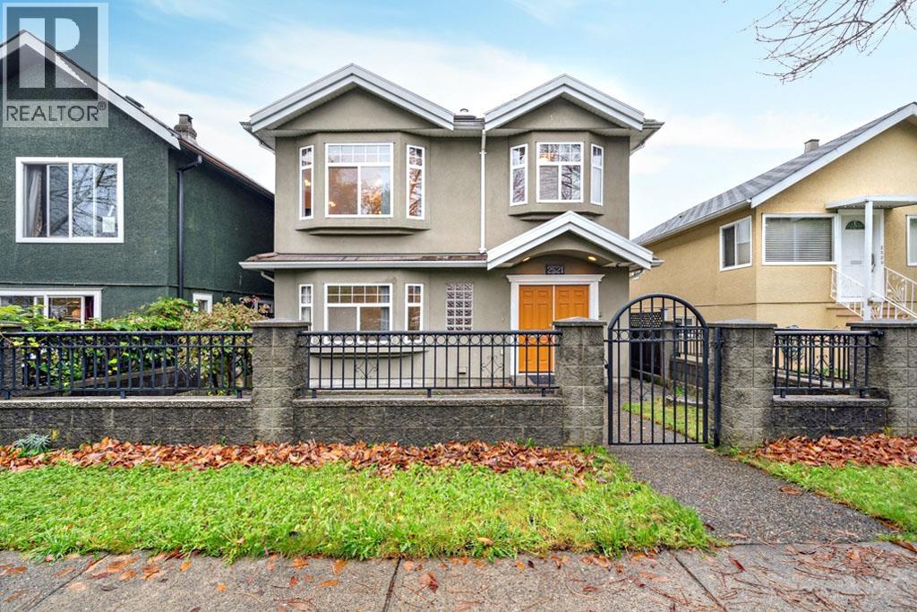 Ground 2521 PARKER STREET, Vancouver, British Columbia