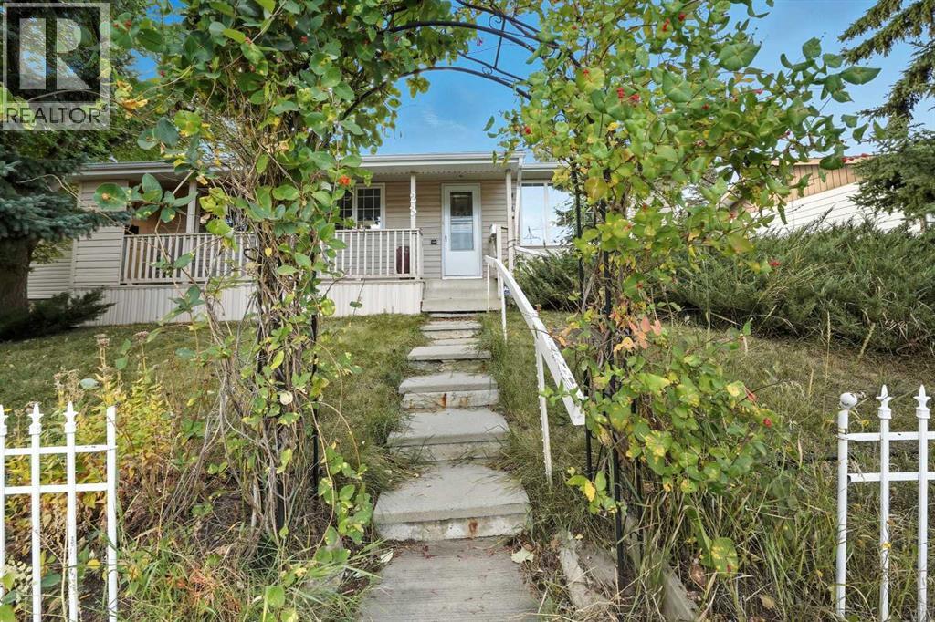 23 Mckinnon Crescent, Red Deer, Alberta  T4N 0J4 - Photo 2 - A2260223