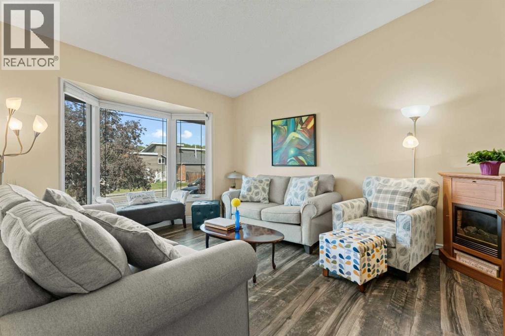 1205 Meadowbrook Drive Se, Airdrie, Alberta  T4A 1W6 - Photo 5 - A2256876