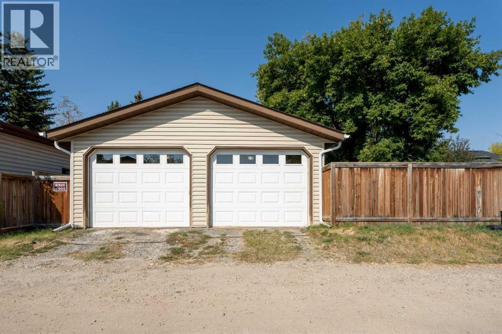 1205 Meadowbrook Drive Se, Airdrie, Alberta  T4A 1W6 - Photo 37 - A2256876