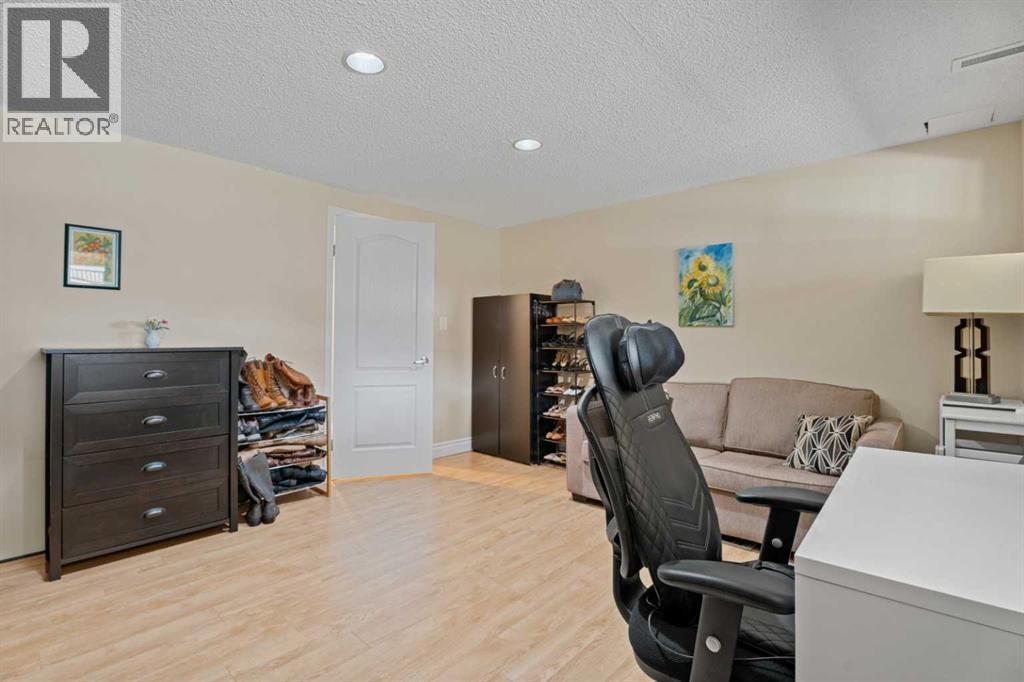 1205 Meadowbrook Drive Se, Airdrie, Alberta  T4A 1W6 - Photo 25 - A2256876