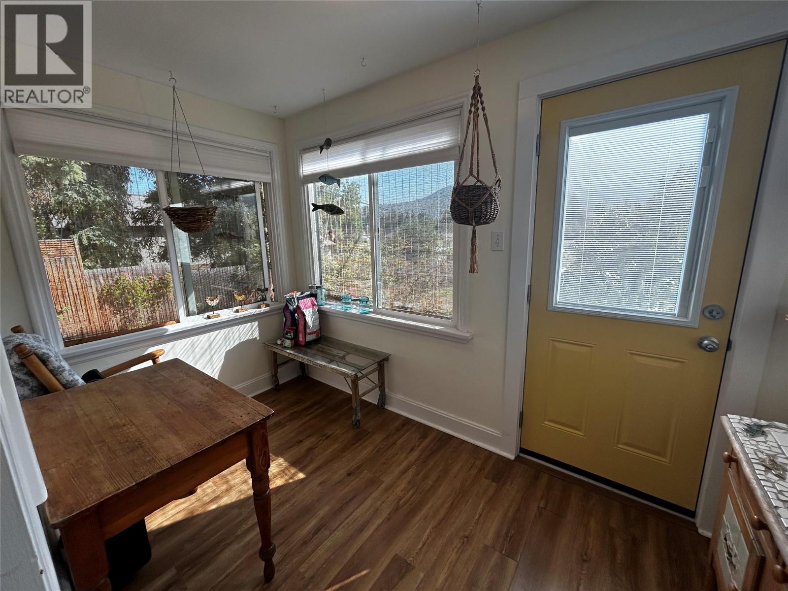 3385 Upper Levels Road, Robson, British Columbia  V0G 1X0 - Photo 3 - 10364474