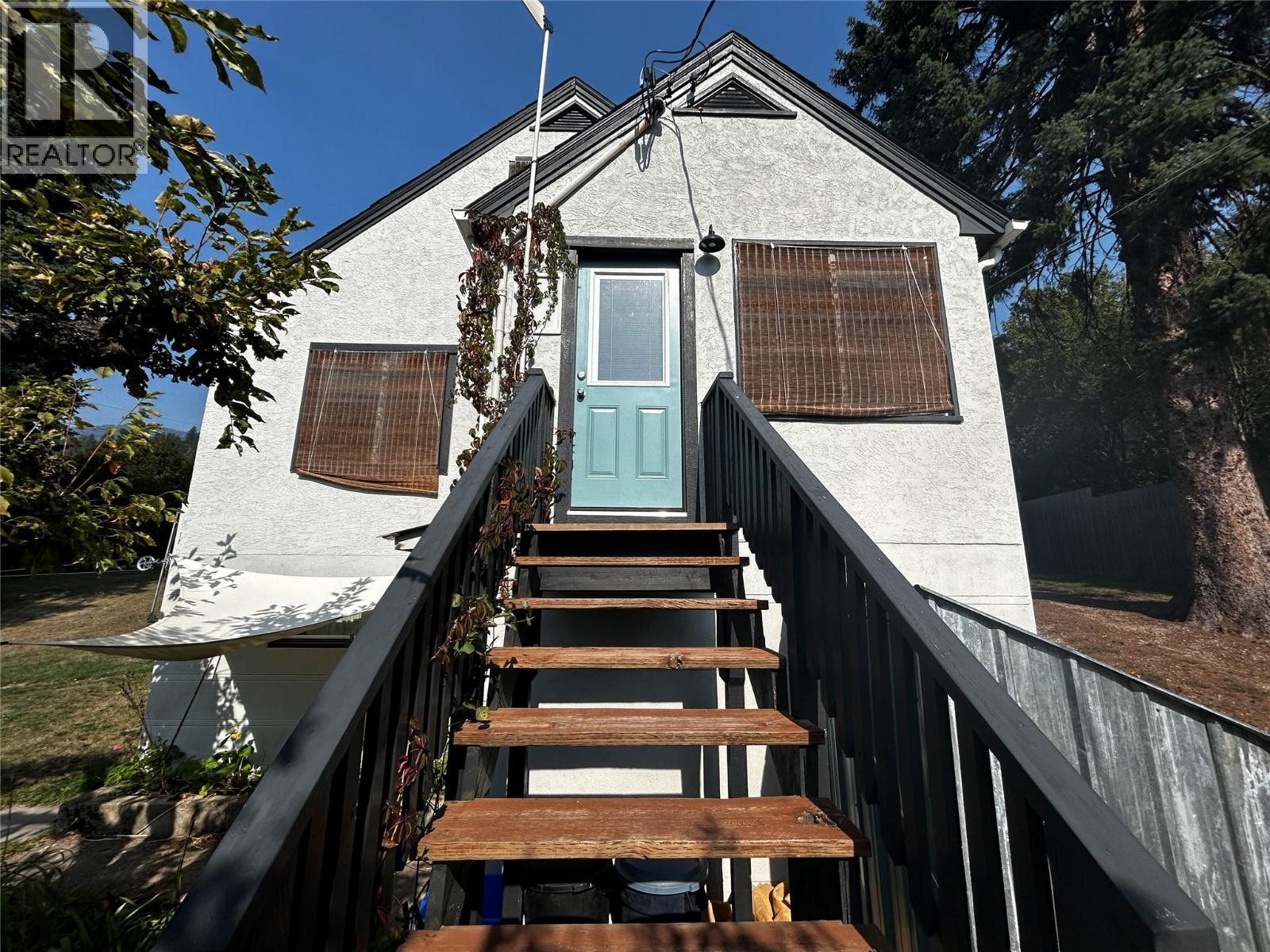 3385 Upper Levels Road, Robson, British Columbia  V0G 1X0 - Photo 2 - 10364474