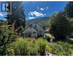 3385 Upper Levels Road Robson/Raspberry/Brilliant, Robson, Ca