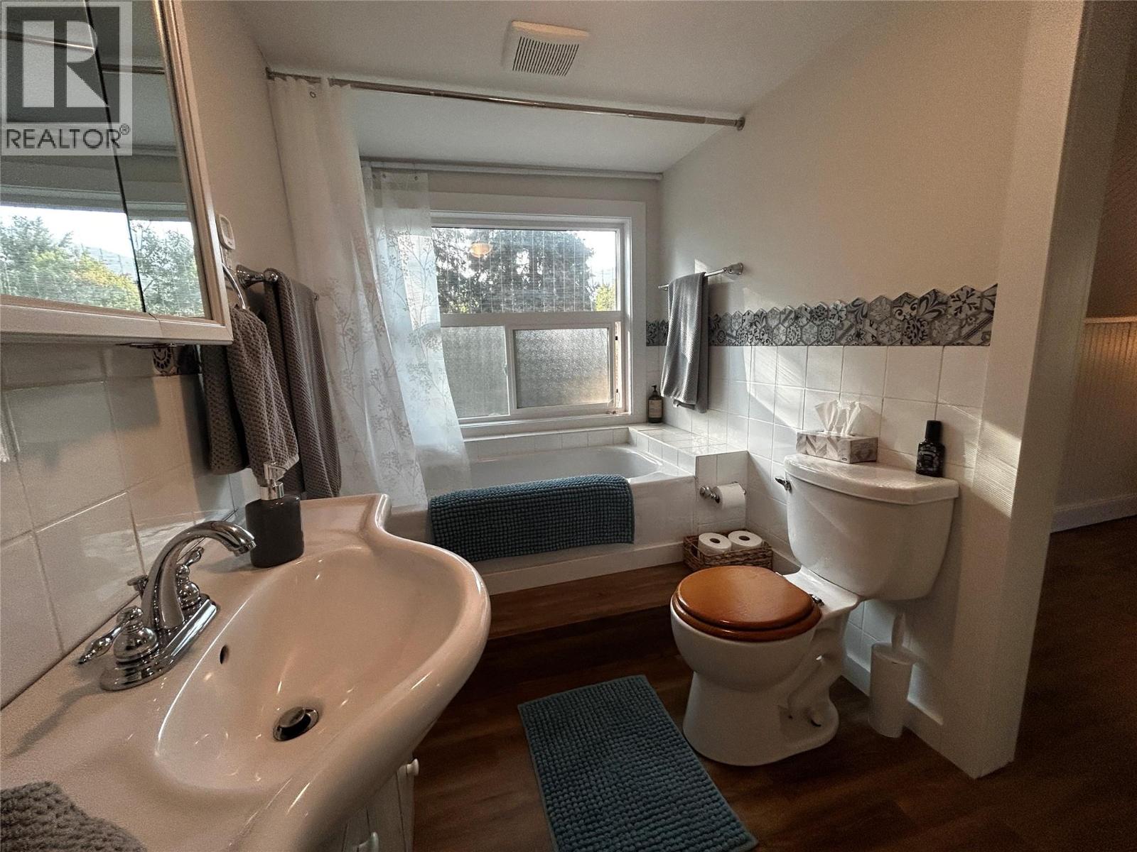3385 Upper Levels Road, Robson, British Columbia  V0G 1X0 - Photo 33 - 10364474