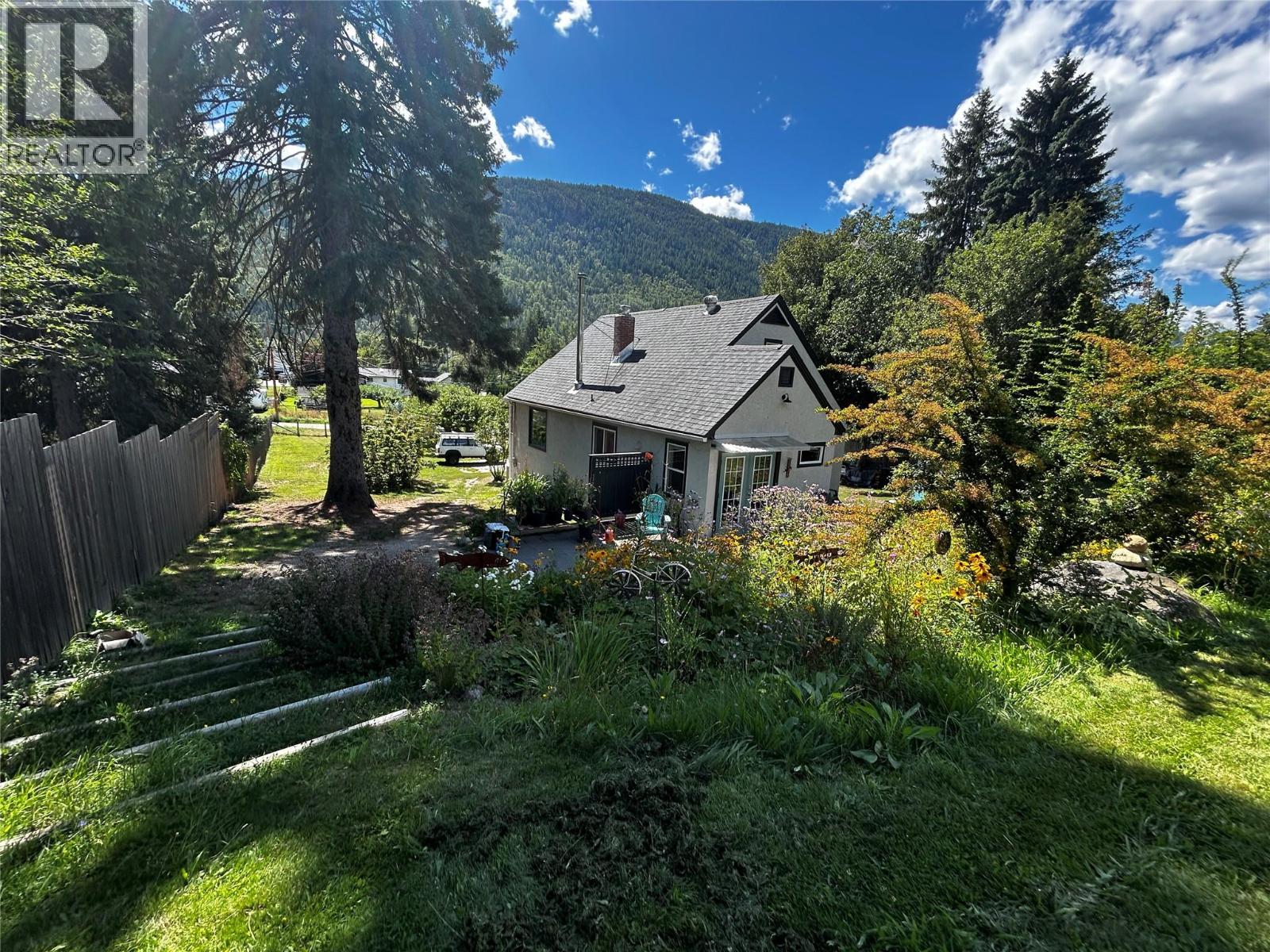 3385 Upper Levels Road, Robson, British Columbia  V0G 1X0 - Photo 60 - 10364474