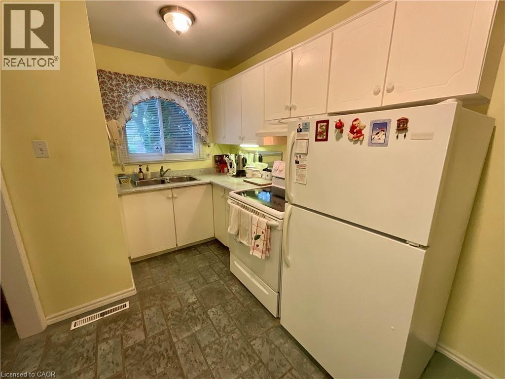 4 Rosanne Crescent, Hamilton, Ontario  L8T 2T7 - Photo 6 - 40767015