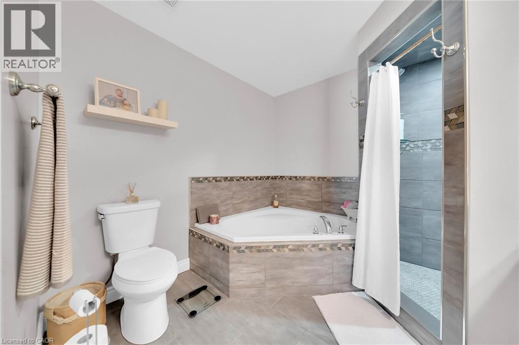 37 Meadow Wood Crescent, Stoney Creek, Ontario  L8J 3Z7 - Photo 25 - 40770933