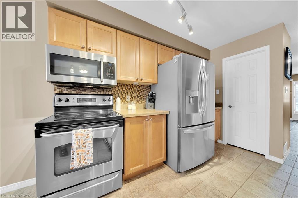 37 Meadow Wood Crescent, Stoney Creek, Ontario  L8J 3Z7 - Photo 12 - 40770933