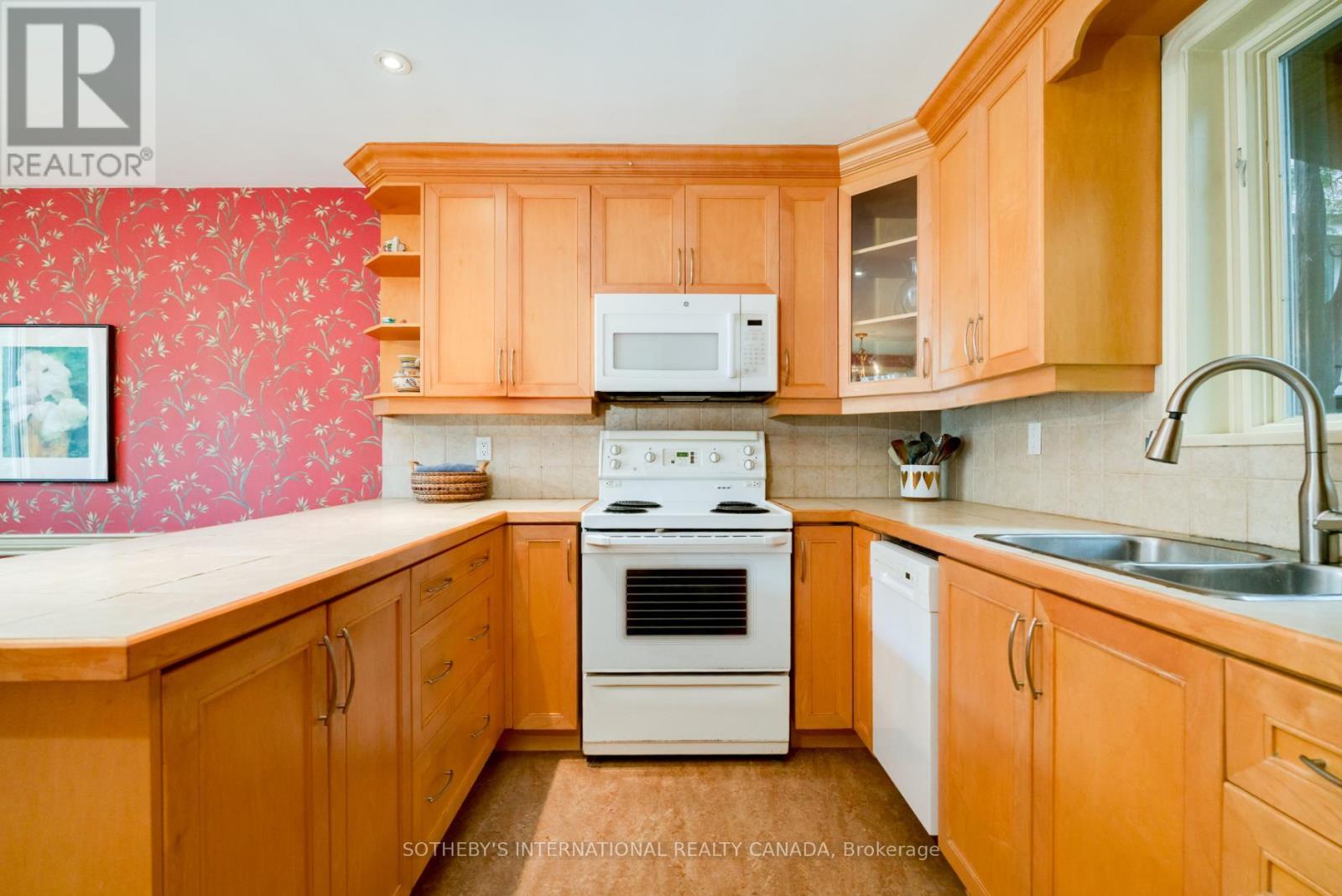 239 Empress Avenue, Toronto, Ontario  M2N 3V1 - Photo 11 - C12433419