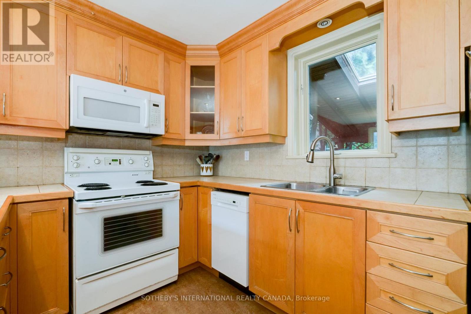 239 Empress Avenue, Toronto, Ontario  M2N 3V1 - Photo 12 - C12433419