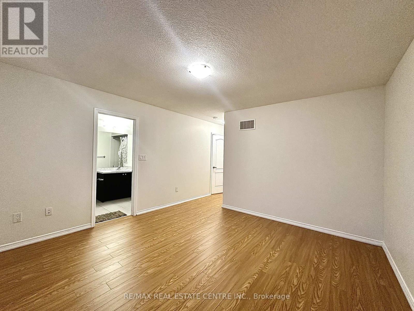 30 Sumac Drive, Haldimand, Ontario  N3W 0C2 - Photo 20 - X12430792