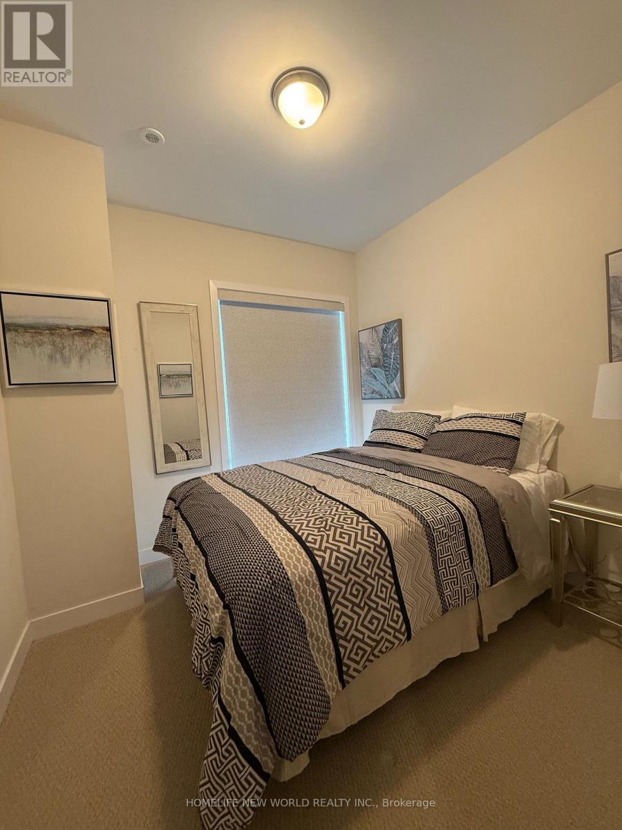20 Credit Lane, Richmond Hill, Ontario  L4E 1G9 - Photo 4 - N12433423