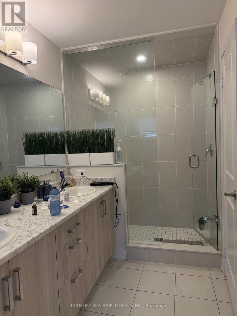 20 Credit Lane, Richmond Hill, Ontario  L4E 1G9 - Photo 7 - N12433423