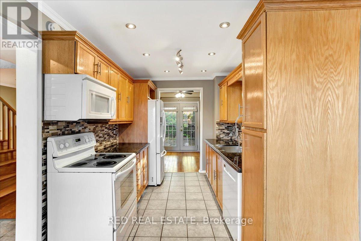 56 Knicely Road, Barrie, Ontario  L4N 6V3 - Photo 5 - S12433434