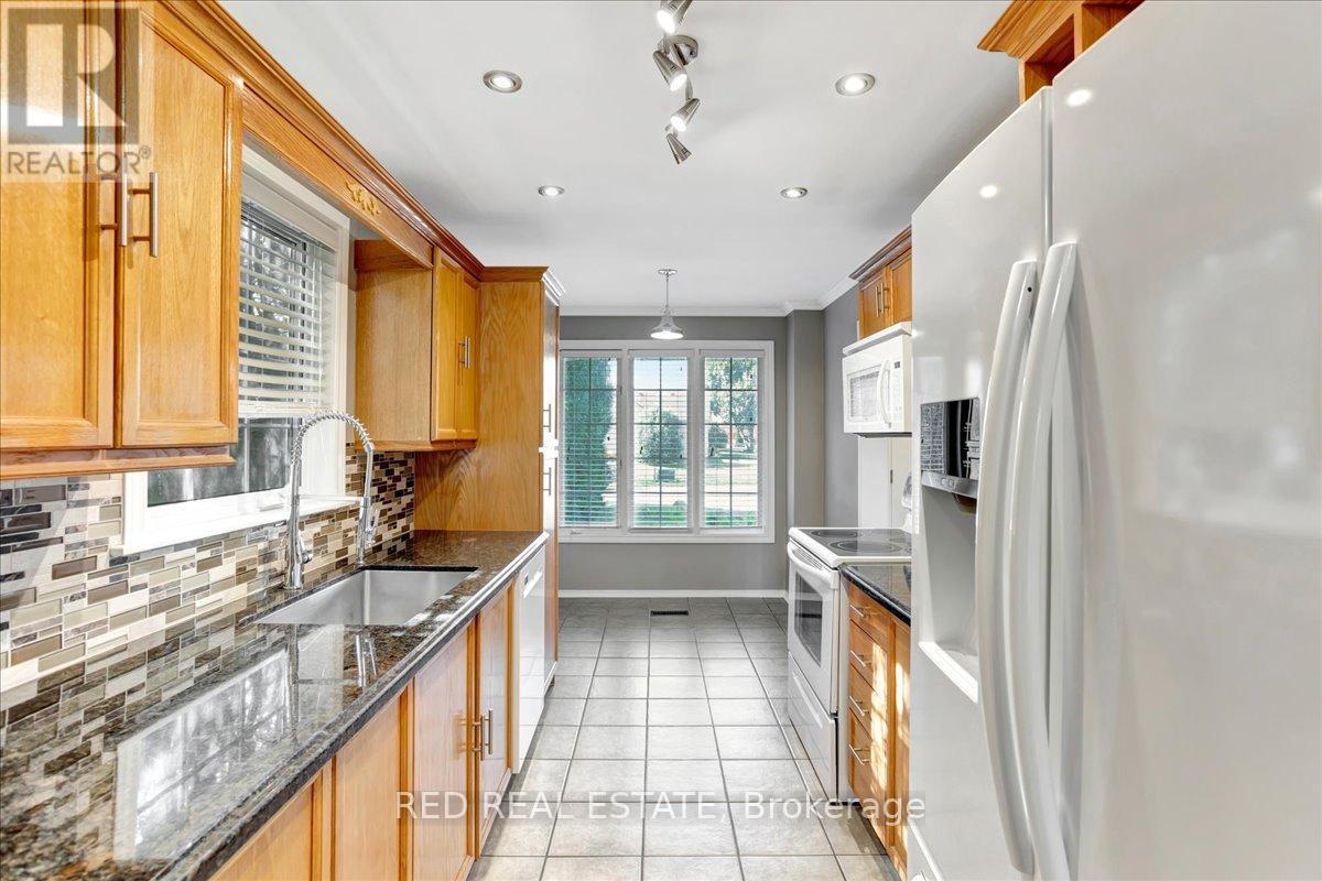 56 Knicely Road, Barrie, Ontario  L4N 6V3 - Photo 6 - S12433434