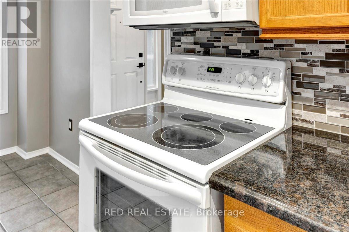 56 Knicely Road, Barrie, Ontario  L4N 6V3 - Photo 9 - S12433434