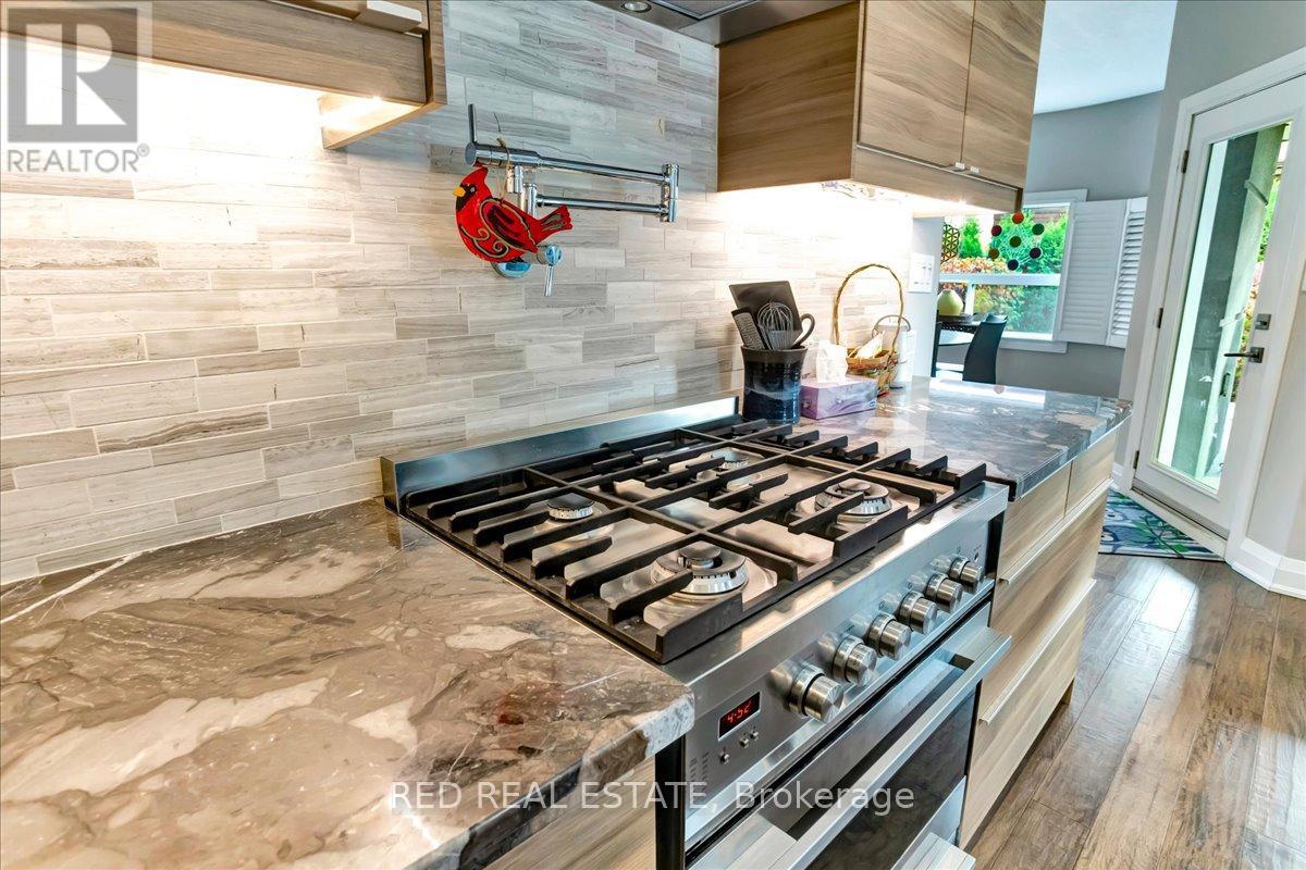 88 Cook Street, Barrie, Ontario  L4M 4G6 - Photo 13 - S12433435