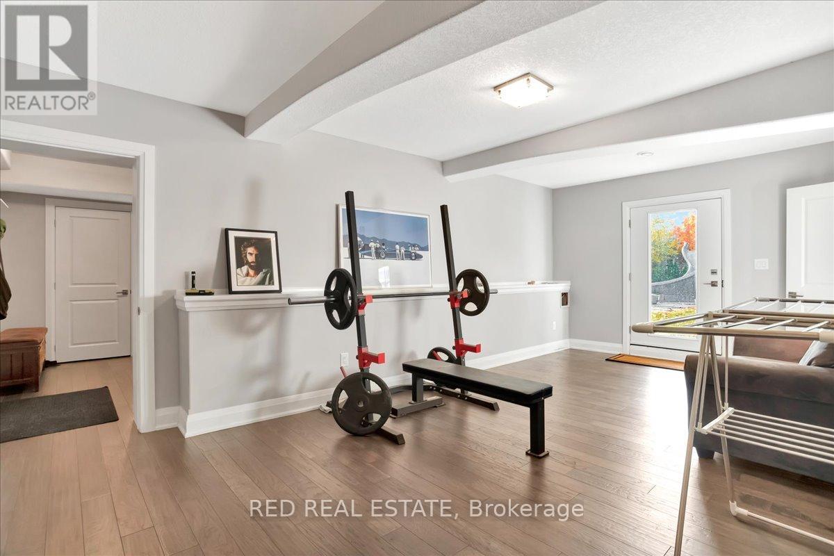 88 Cook Street, Barrie, Ontario  L4M 4G6 - Photo 28 - S12433435