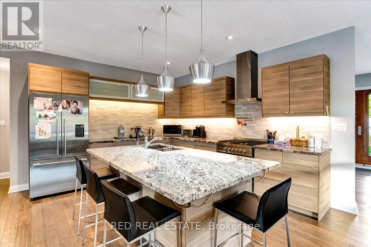 88 Cook Street, Barrie, Ontario  L4M 4G6 - Photo 9 - S12433435