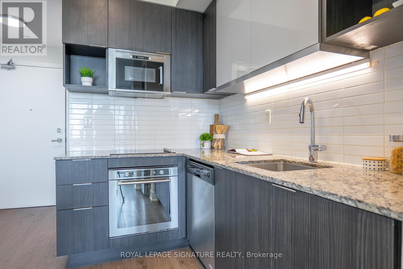 806 - 99 The Donway West, Toronto, Ontario  M3C 0N8 - Photo 15 - C12431224