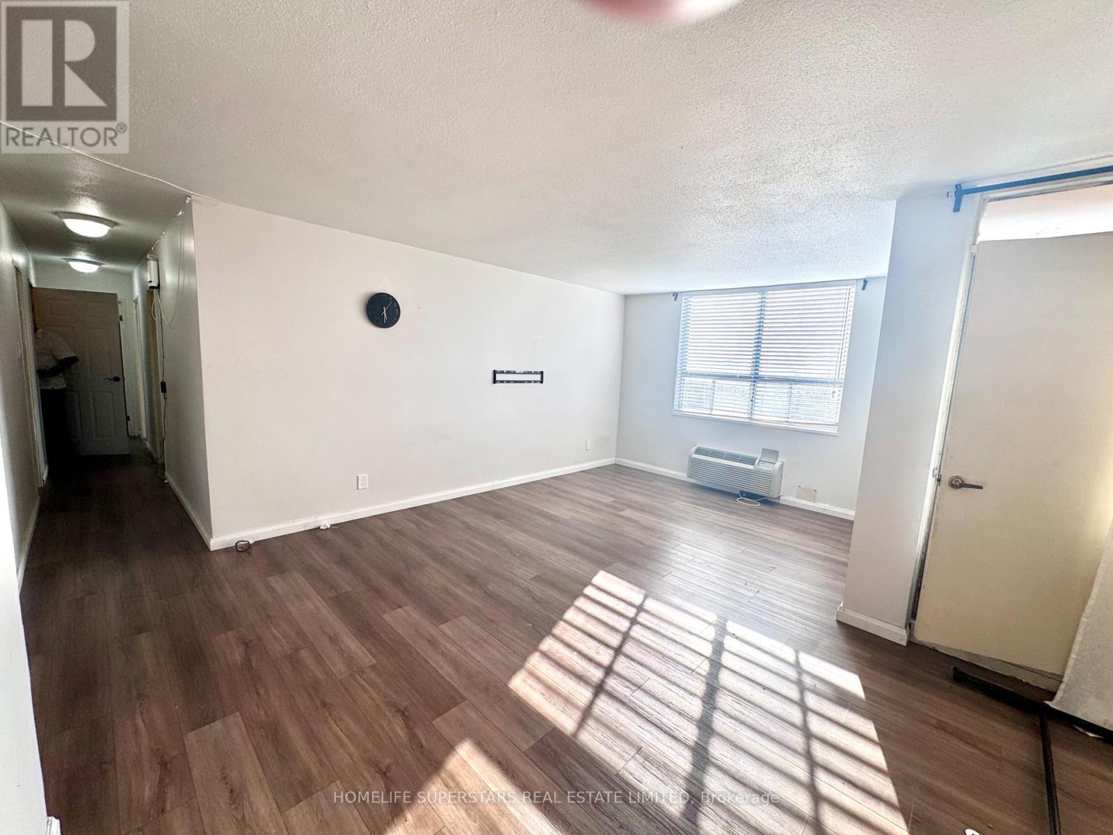 919 - 2835 Islington Avenue, Toronto, Ontario  M9L 2K2 - Photo 7 - W12430823