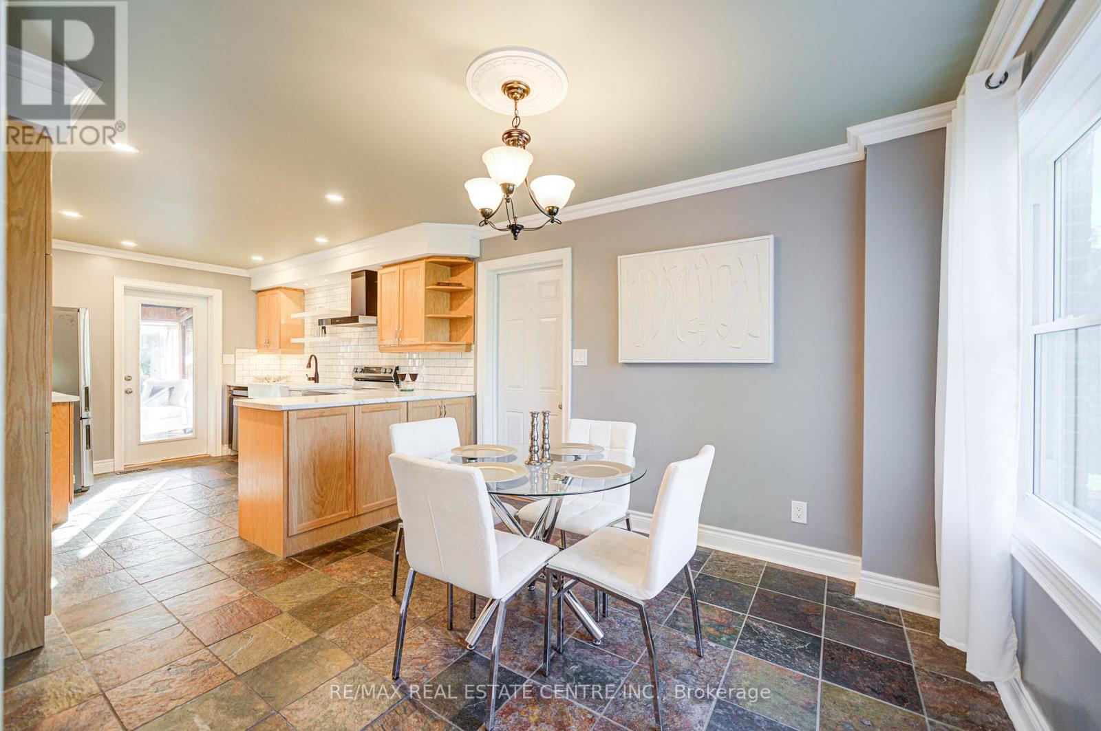 32 Agnes Street, Caledon, Ontario  L7K 0C6 - Photo 11 - W12433422
