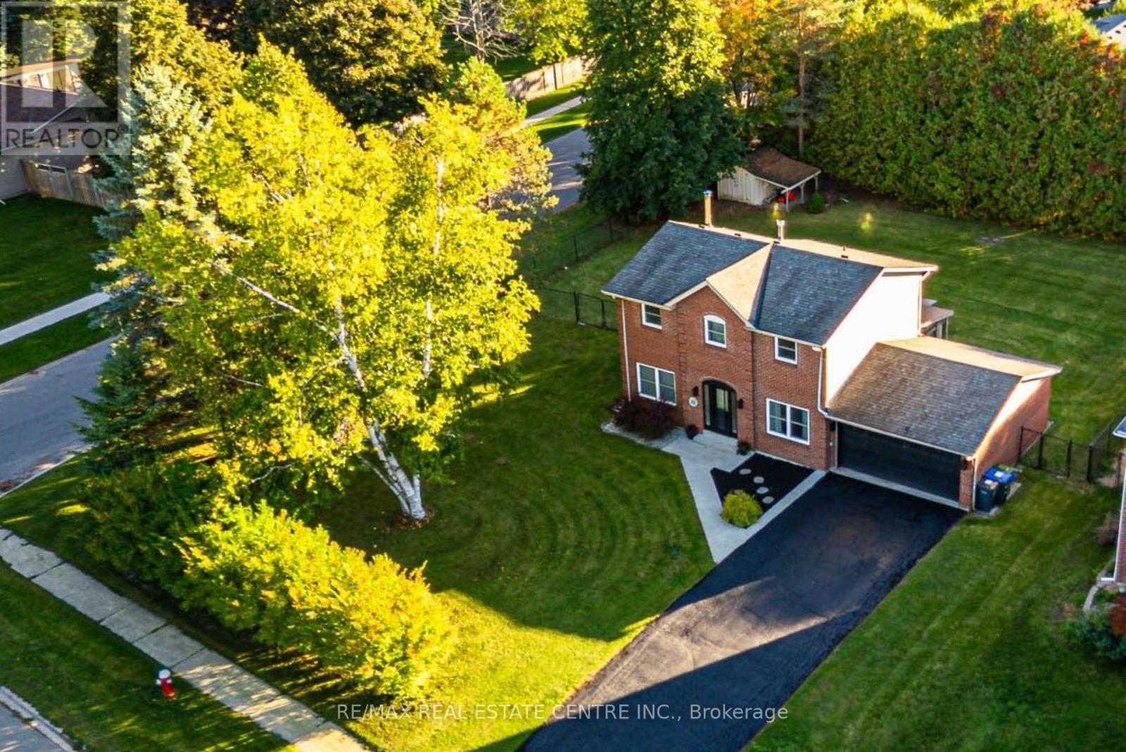 32 Agnes Street, Caledon, Ontario  L7K 0C6 - Photo 2 - W12433422