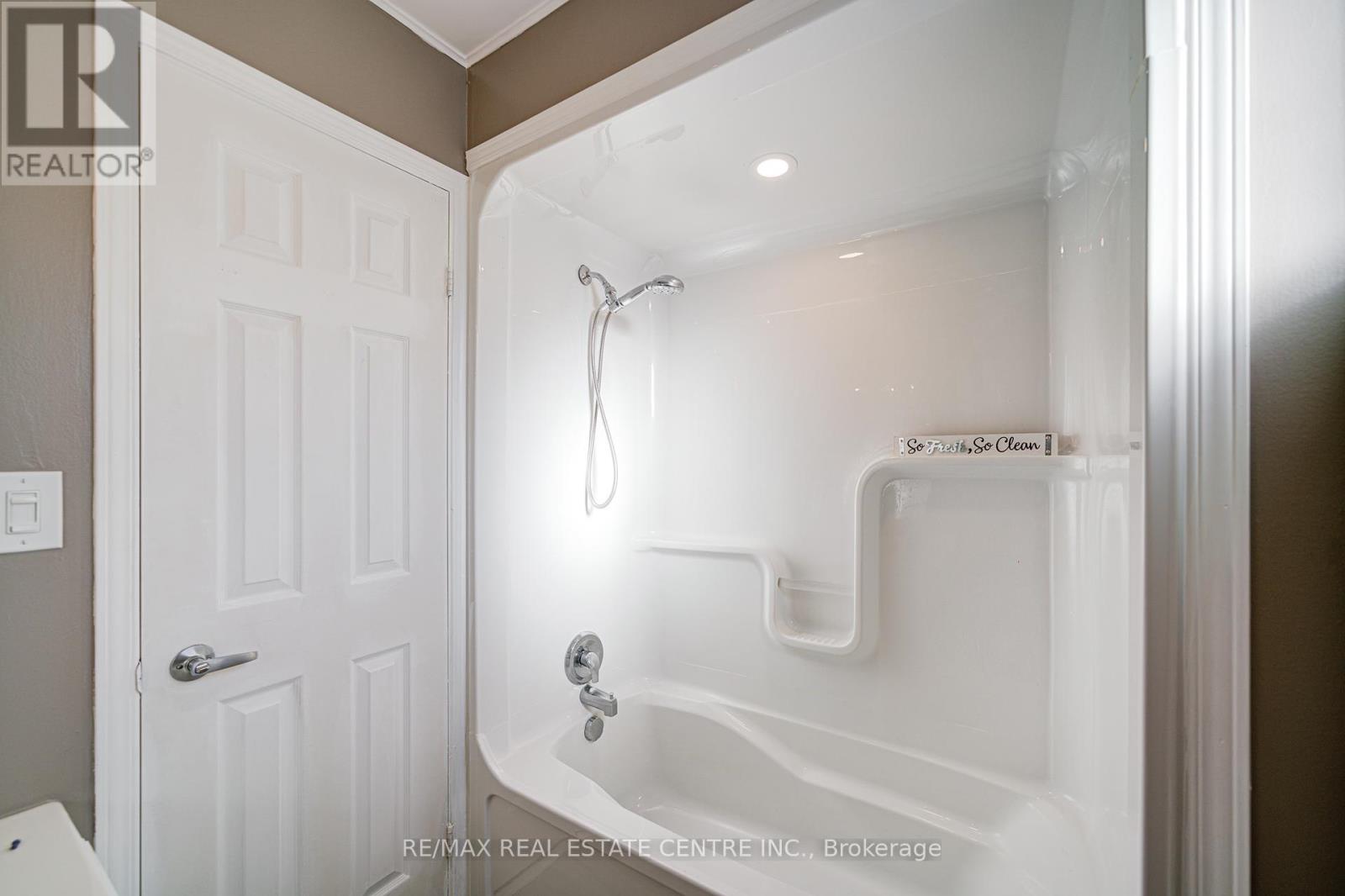 32 Agnes Street, Caledon, Ontario  L7K 0C6 - Photo 31 - W12433422